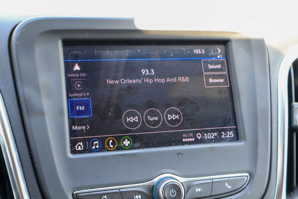 Used 2024 Chevrolet Equinox LT w/ LPO, Blackout Package FWD image 3