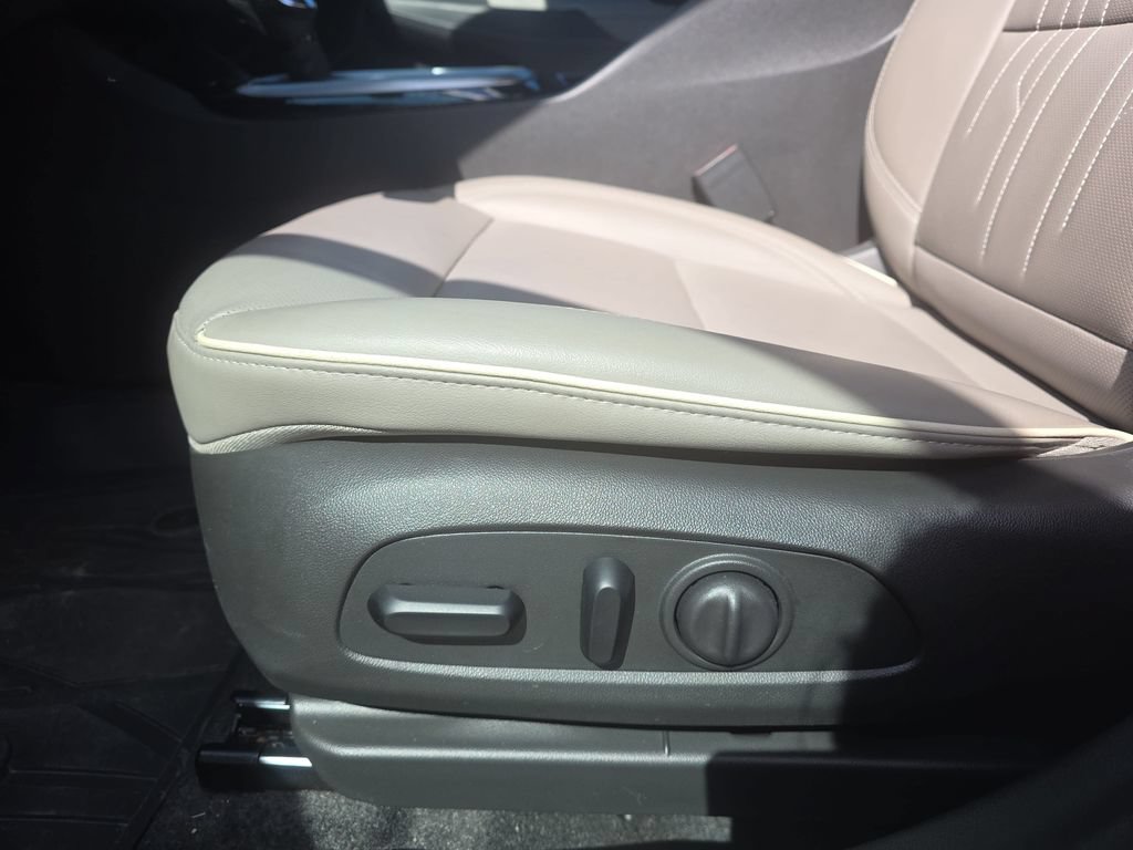 Certified 2024 Buick Envista Avenir FWD image 32