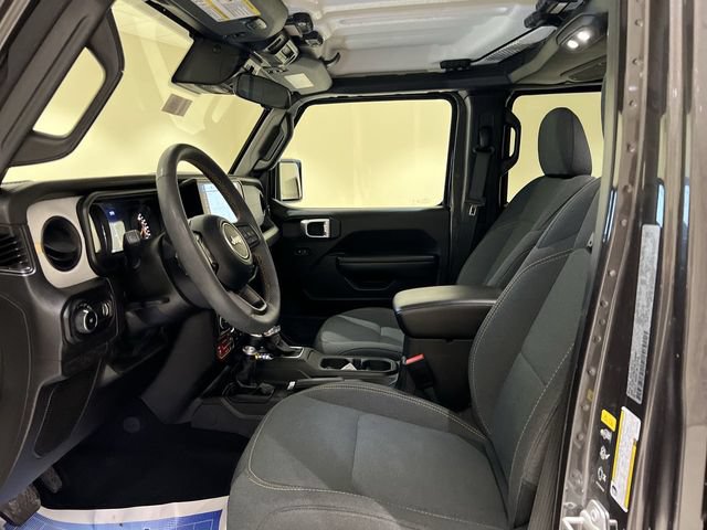 Used 2024 Jeep Wrangler Unlimited Sport AWD/4WD image 17