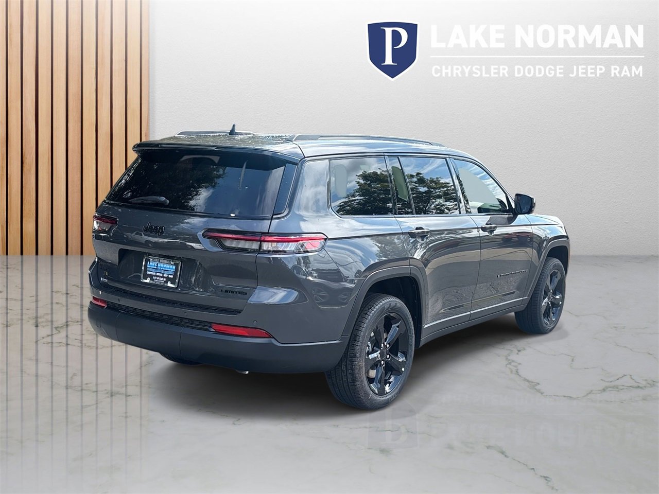 New 2025 Jeep Grand Cherokee Limited w/ Luxury Tech Group II image 8