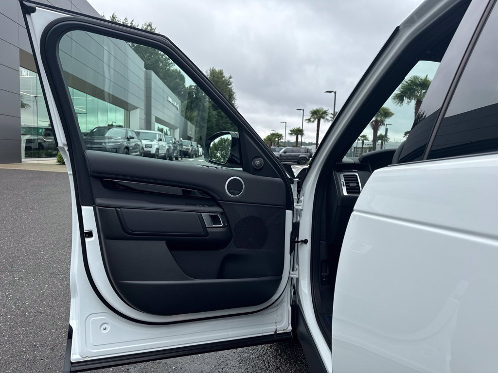 New 2026 Land Rover Discovery S AWD/4WD image 10
