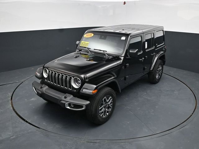 Used 2025 Jeep Wrangler Sahara image 41