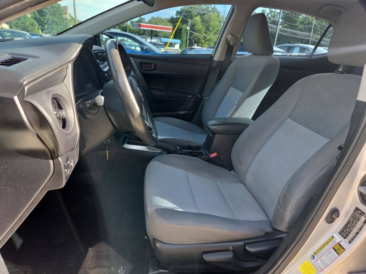 Used 2017 Toyota Corolla XLE FWD image 12
