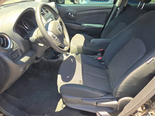 Used 2016 Nissan Versa SV w/ SV Tech Package FWD image 8