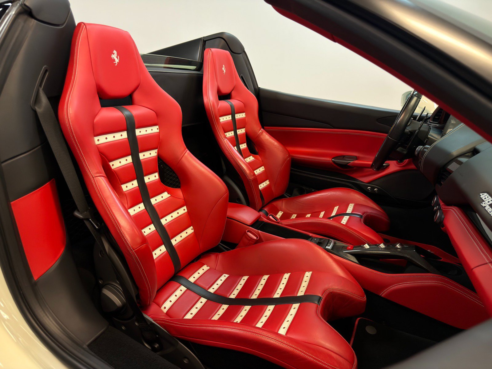 Used 2018 Ferrari 488 Spider RWD image 9