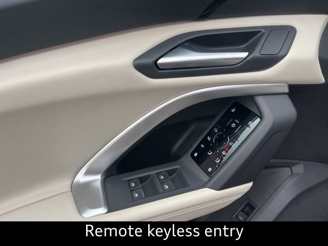 New 2025 Audi Q5 2.0T Premium image 8