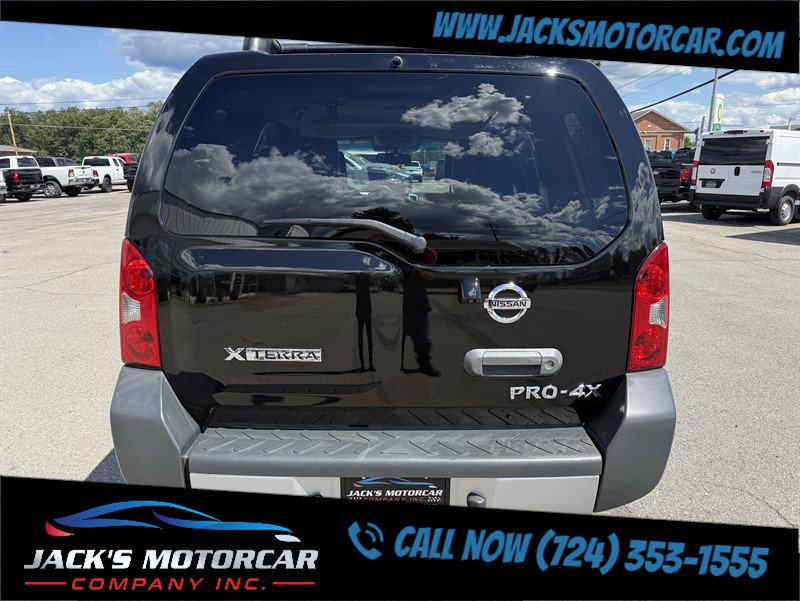 Used 2015 Nissan Xterra PRO-4X w/ Pro-4x Leather Package image 5