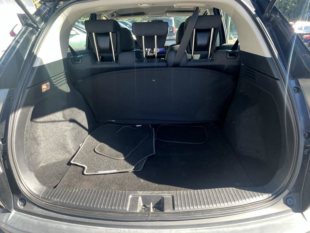 Used 2019 Honda HR-V LX image 12