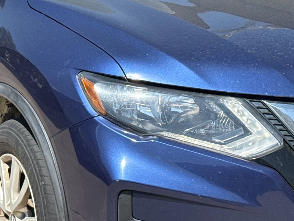 Used 2019 Nissan Rogue SV image 5