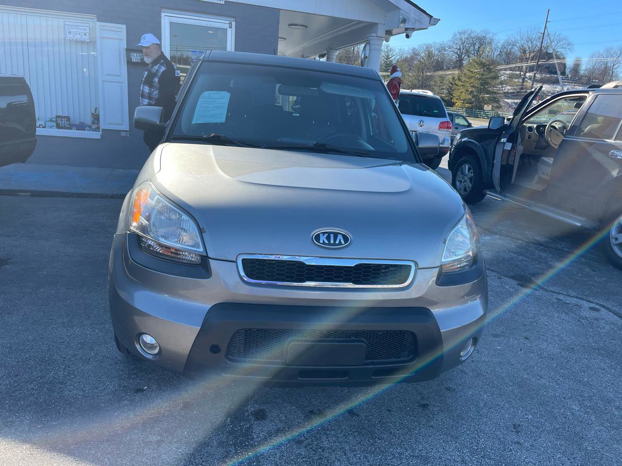Used 2011 Kia Soul + w/ Audio Pkg FWD image 3