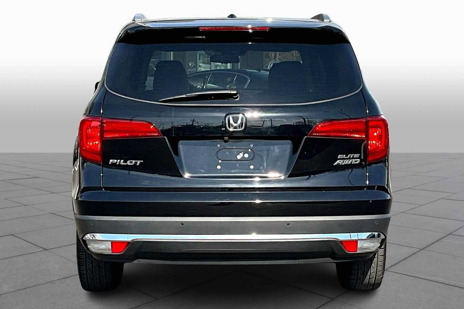 Used 2016 Honda Pilot Elite image 5