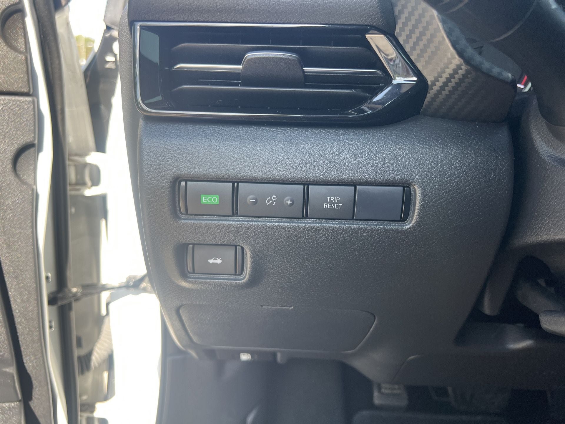 Used 2023 Nissan Sentra SR w/ SR Premium Package FWD image 11
