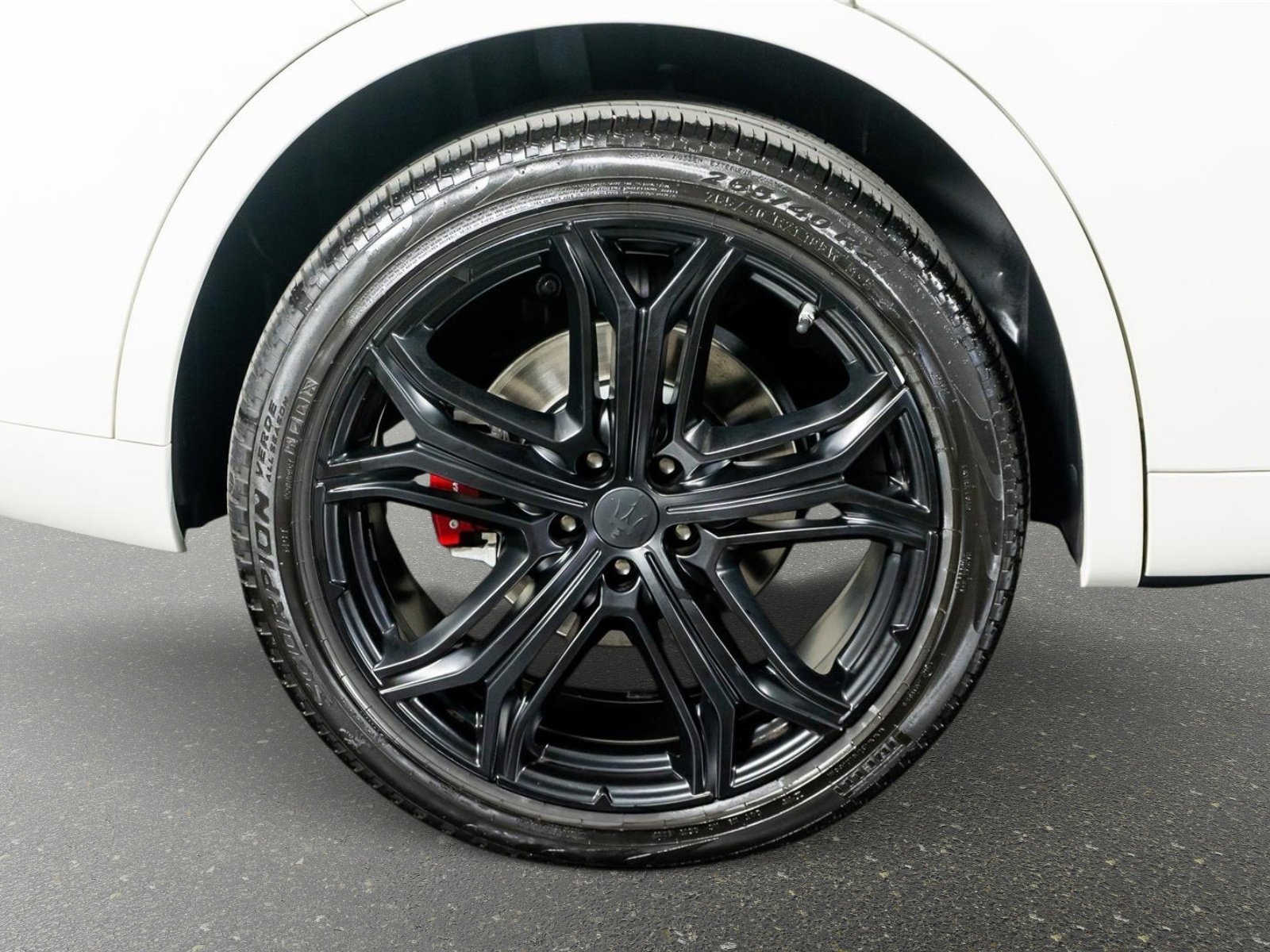 Used 2023 Maserati Levante GT AWD/4WD image 8