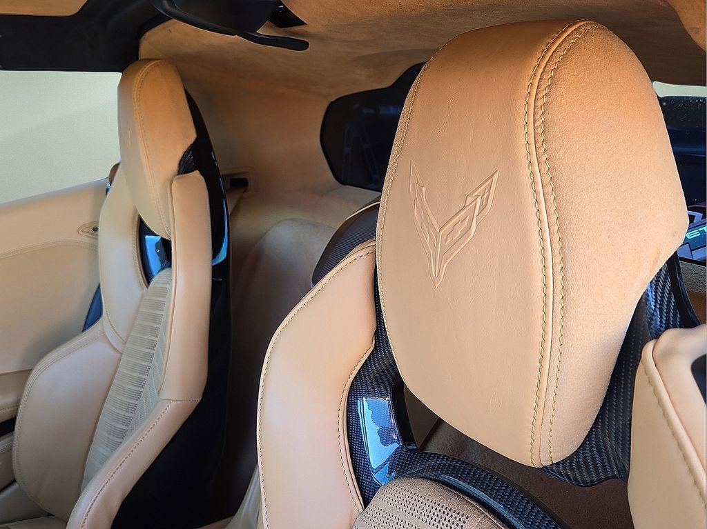 Used 2021 Chevrolet Corvette Stingray Premium Cpe w/ Z51 Performance Package image 22