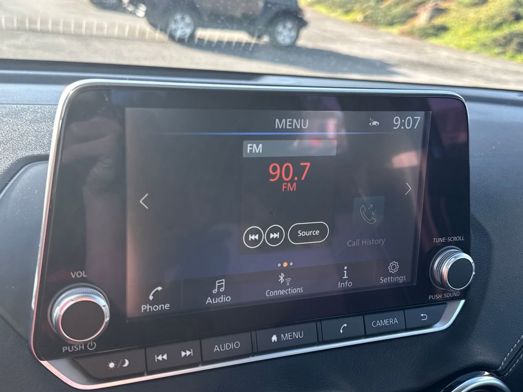 Used 2025 Nissan Sentra SV image 20