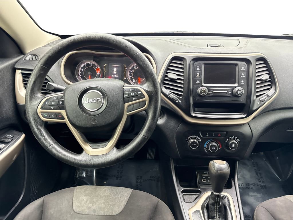 Used 2017 Jeep Cherokee Sport image 54