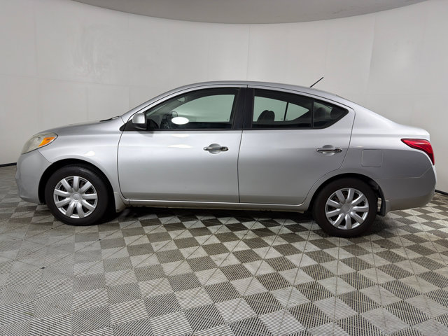 Used 2012 Nissan Versa SV FWD image 6