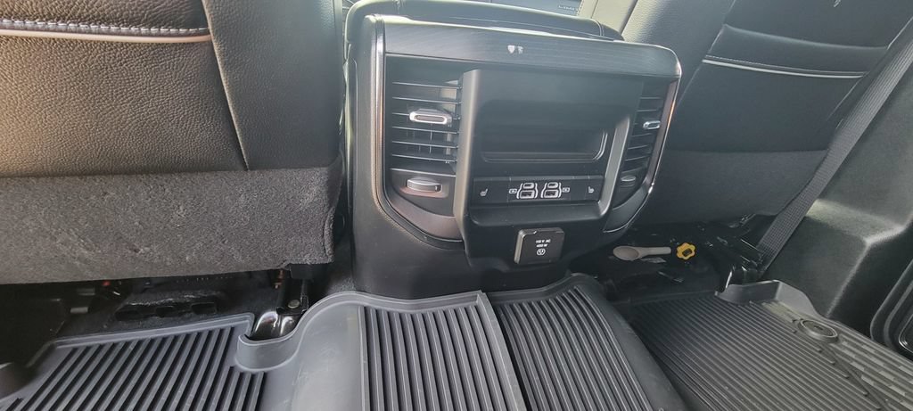 Used 2024 RAM 3500 Limited AWD/4WD image 16