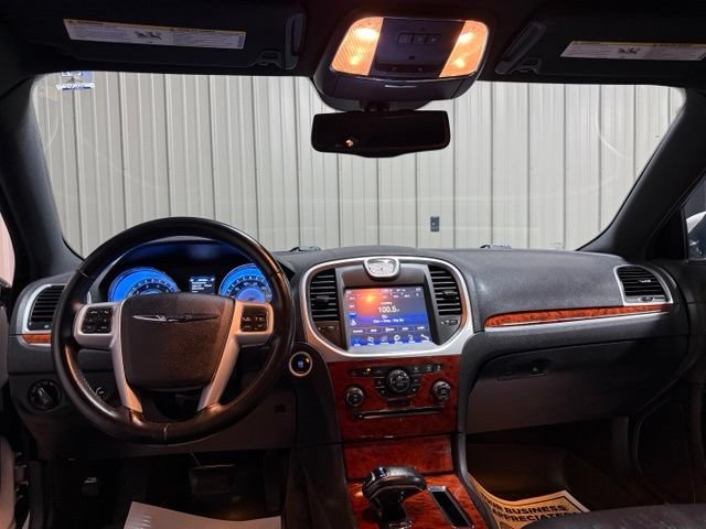 Used 2014 Chrysler 300 AWD w/ Driver Convenience Group image 28