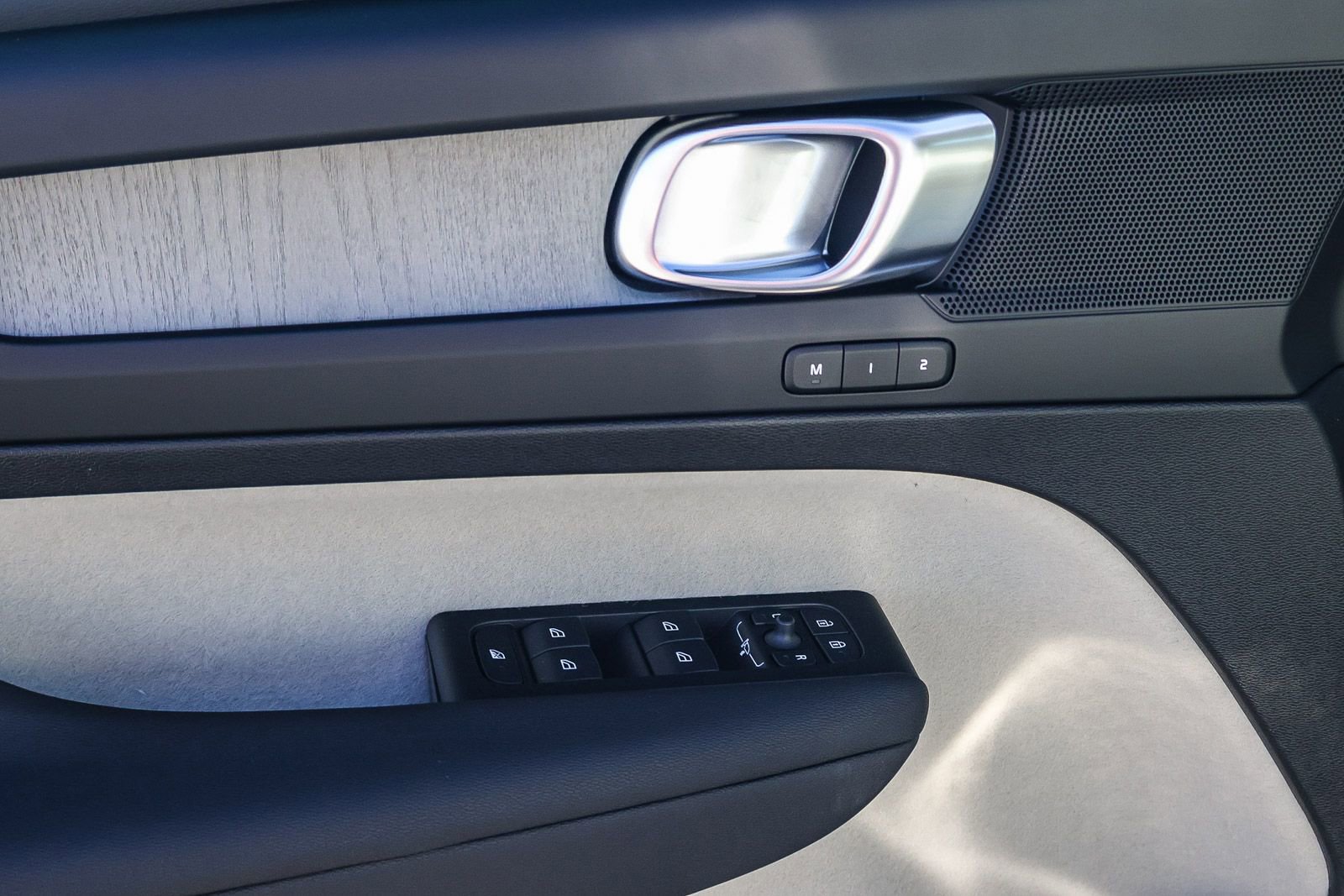 New 2026 Volvo XC40 B5 Plus w/ Protection Package Premier image 34