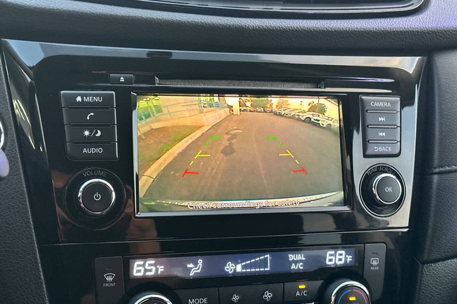 Used 2018 Nissan Rogue SV image 19