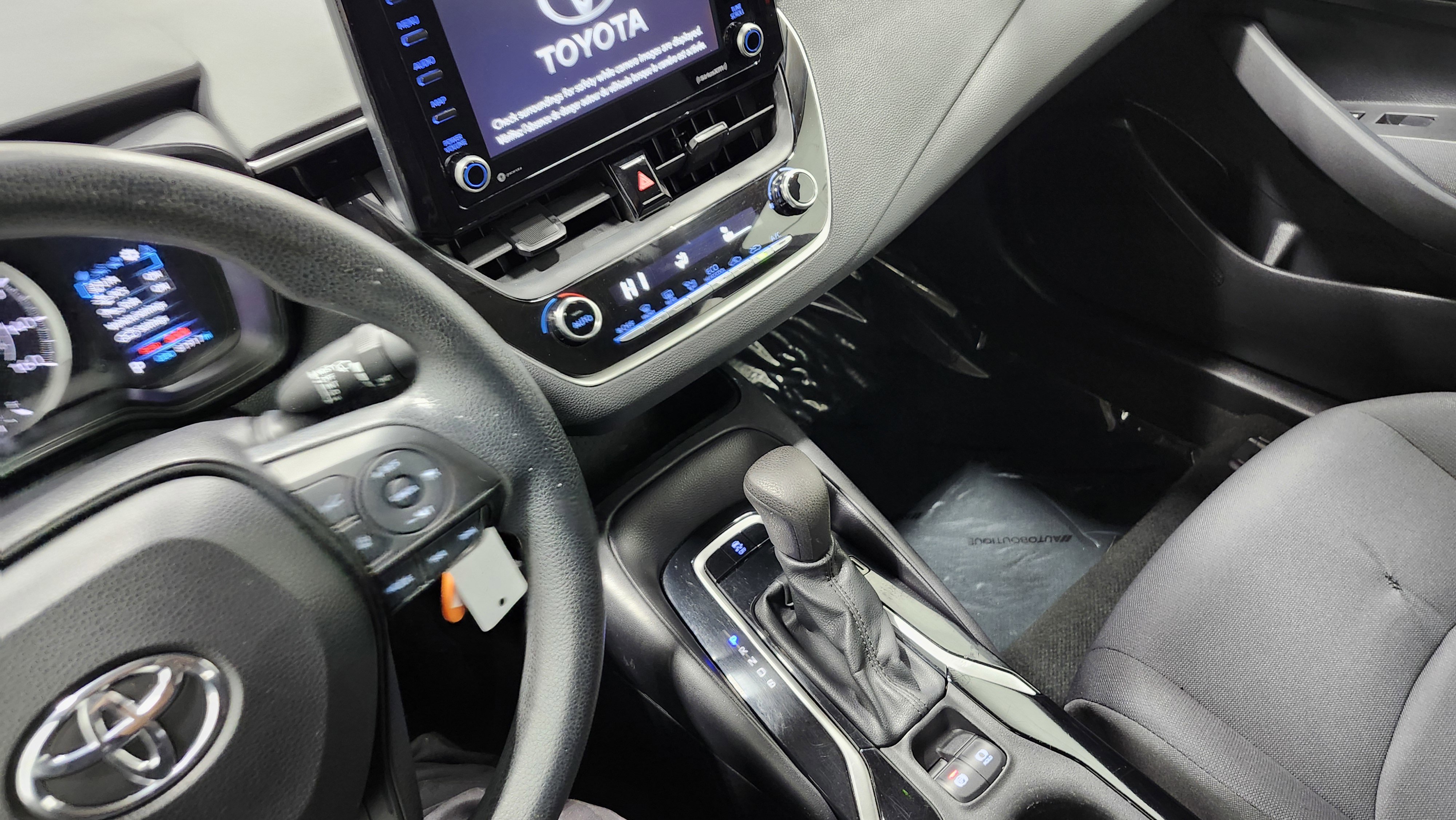 Used 2022 Toyota Corolla LE image 25
