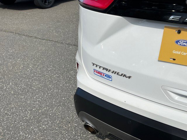Used 2022 Ford Edge Titanium AWD/4WD image 34