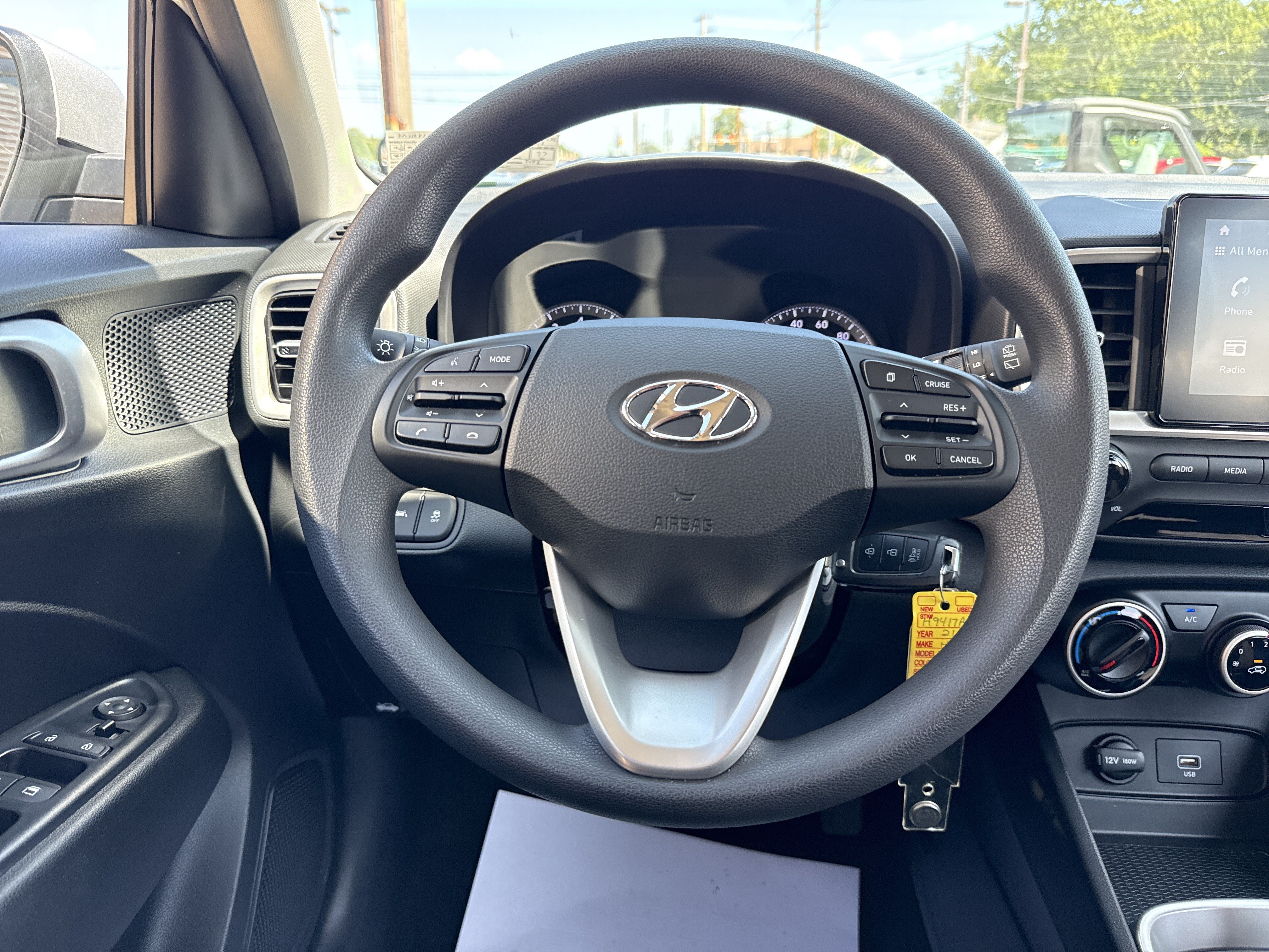 Used 2021 Hyundai Venue SE FWD image 17