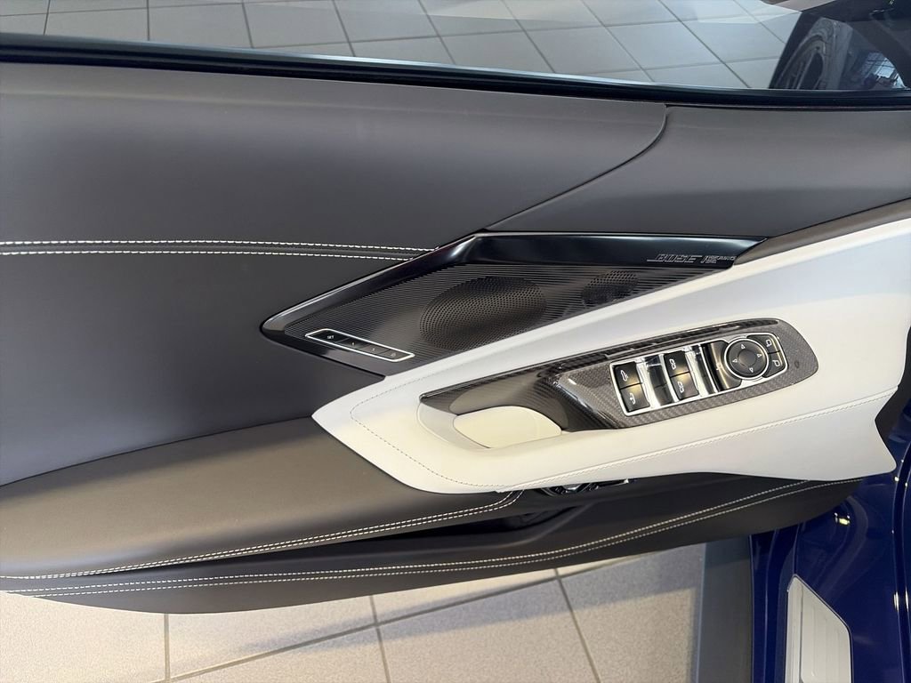 Used 2025 Chevrolet Corvette Stingray Premium Conv w/ Z51 Performance Package RWD image 13
