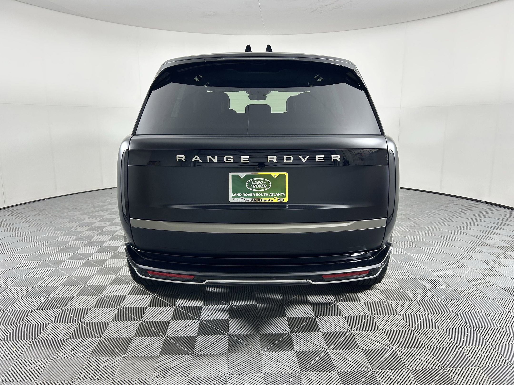 New 2025 Land Rover Range Rover SE image 8