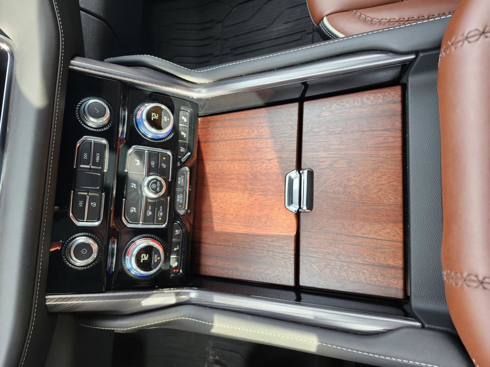 Used 2024 GMC Yukon XL Denali Ultimate w/ LPO, Floor Liner Package image 25