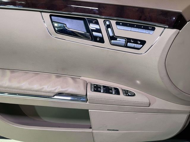 Used 2012 Mercedes-Benz S 550 4MATIC image 32