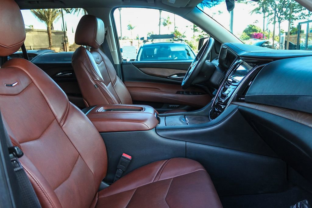Used 2015 Cadillac Escalade Premium image 22