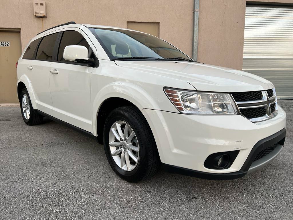 Used 2016 Dodge Journey SXT w/ Premium Group FWD image 3