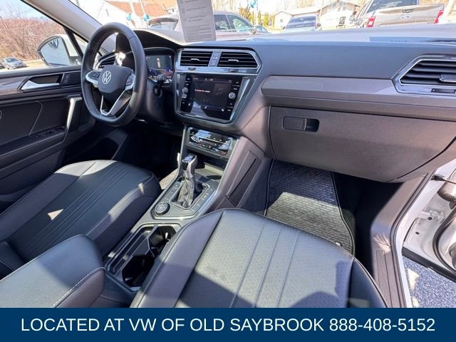 Used 2022 Volkswagen Tiguan SE w/ Panoramic Sunroof Package image 25