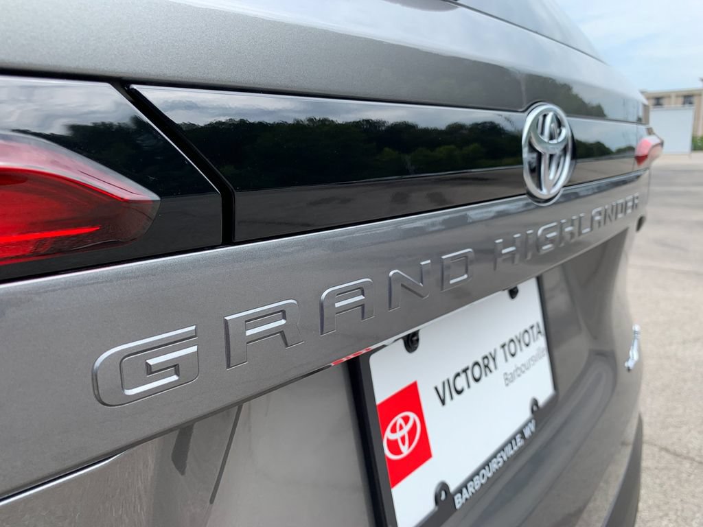 Used 2026 Toyota Grand Highlander AWD image 36