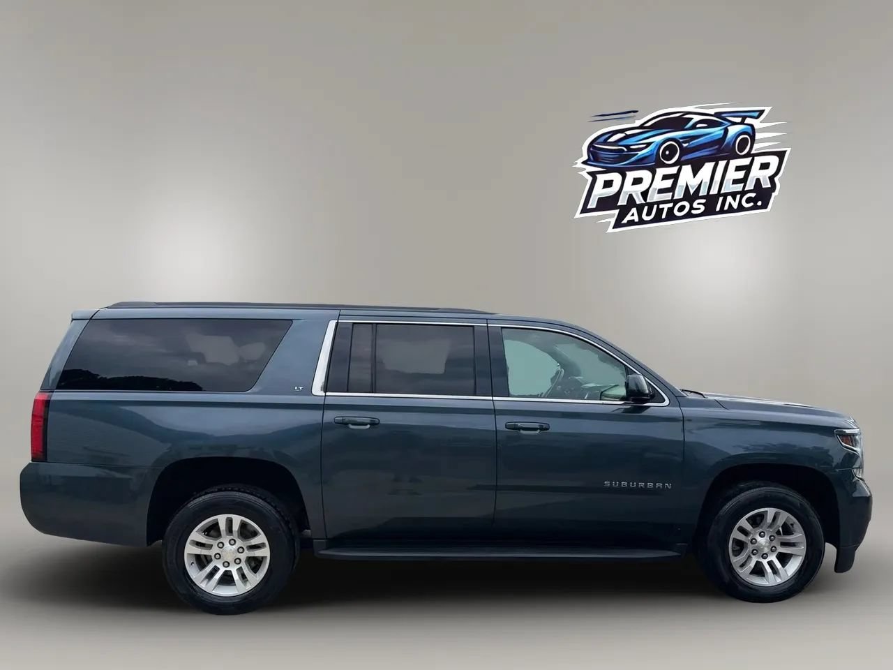 Used 2019 Chevrolet Suburban LT RWD image 12