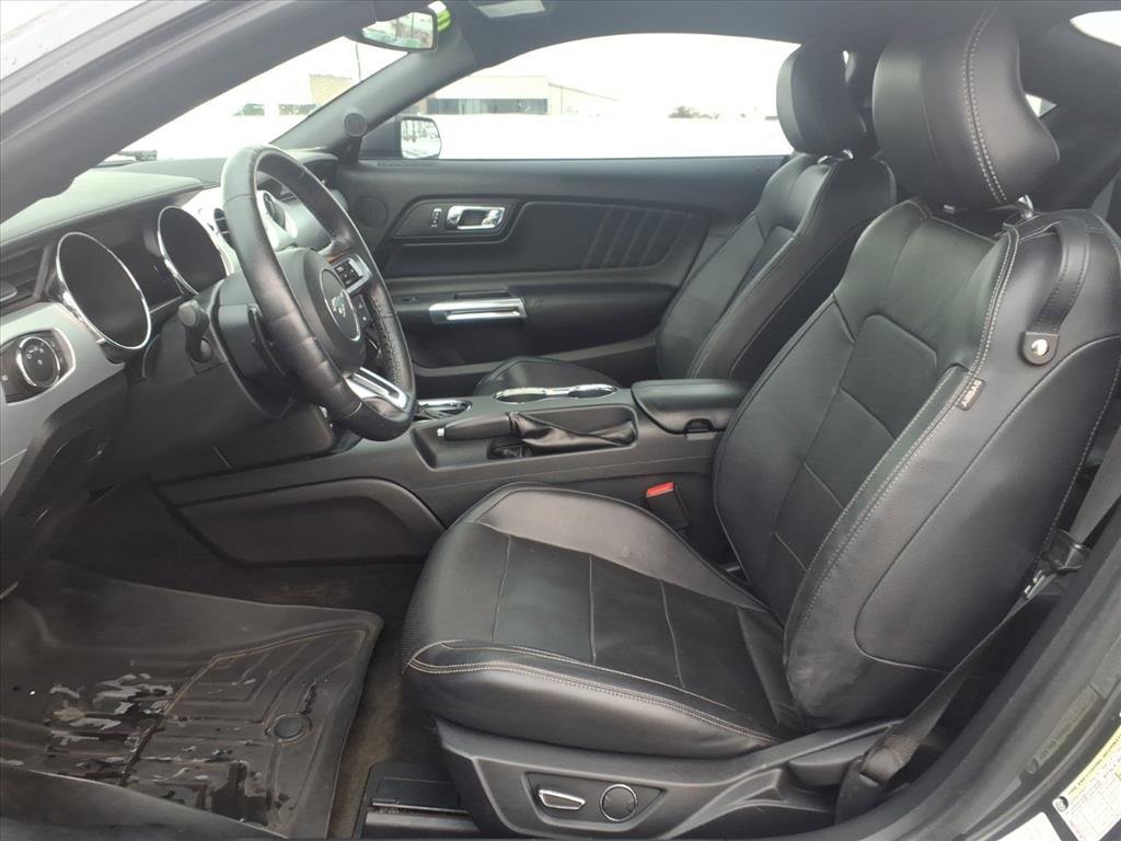 Used 2016 Ford Mustang Premium image 25