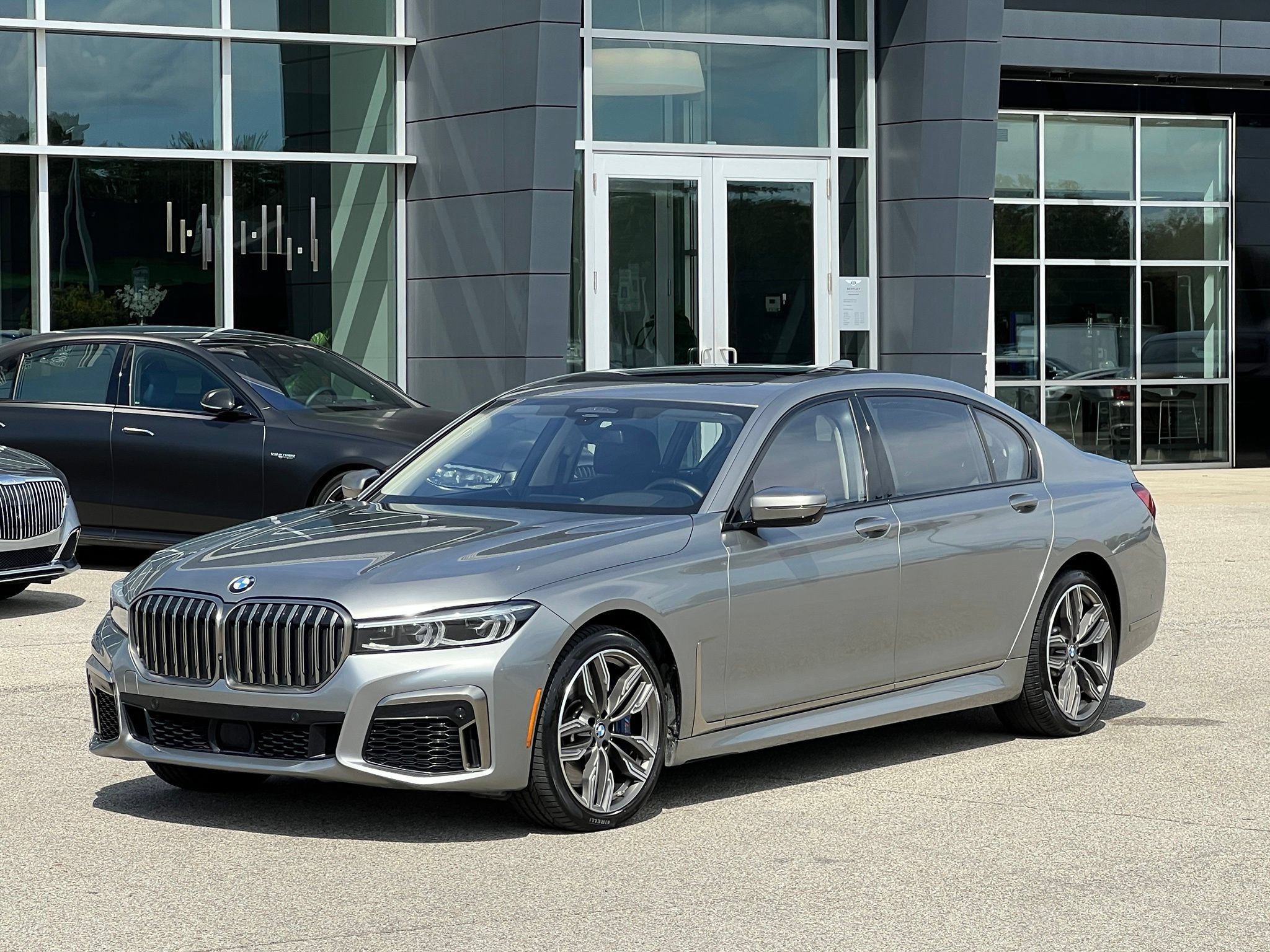 Used 2021 BMW M760i xDrive AWD/4WD image 5