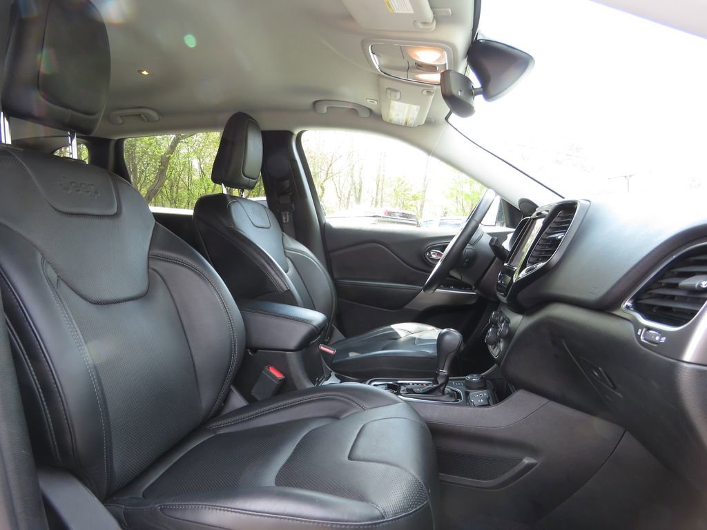 Used 2019 Jeep Cherokee Limited AWD/4WD image 13