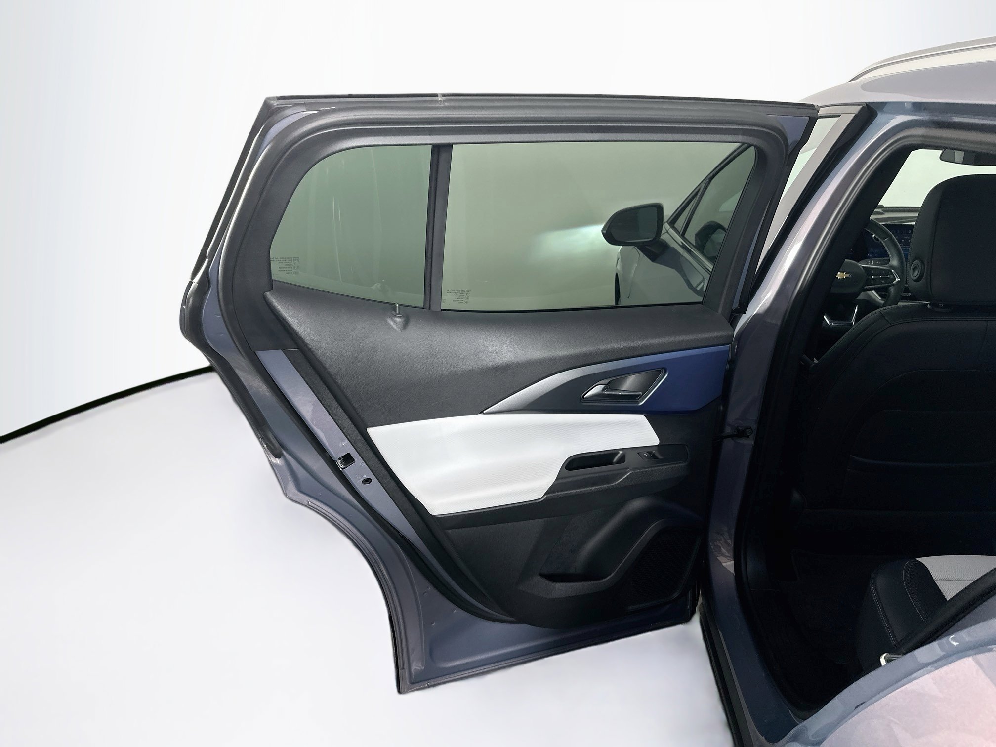Used 2025 Chevrolet Equinox EV LT FWD image 26