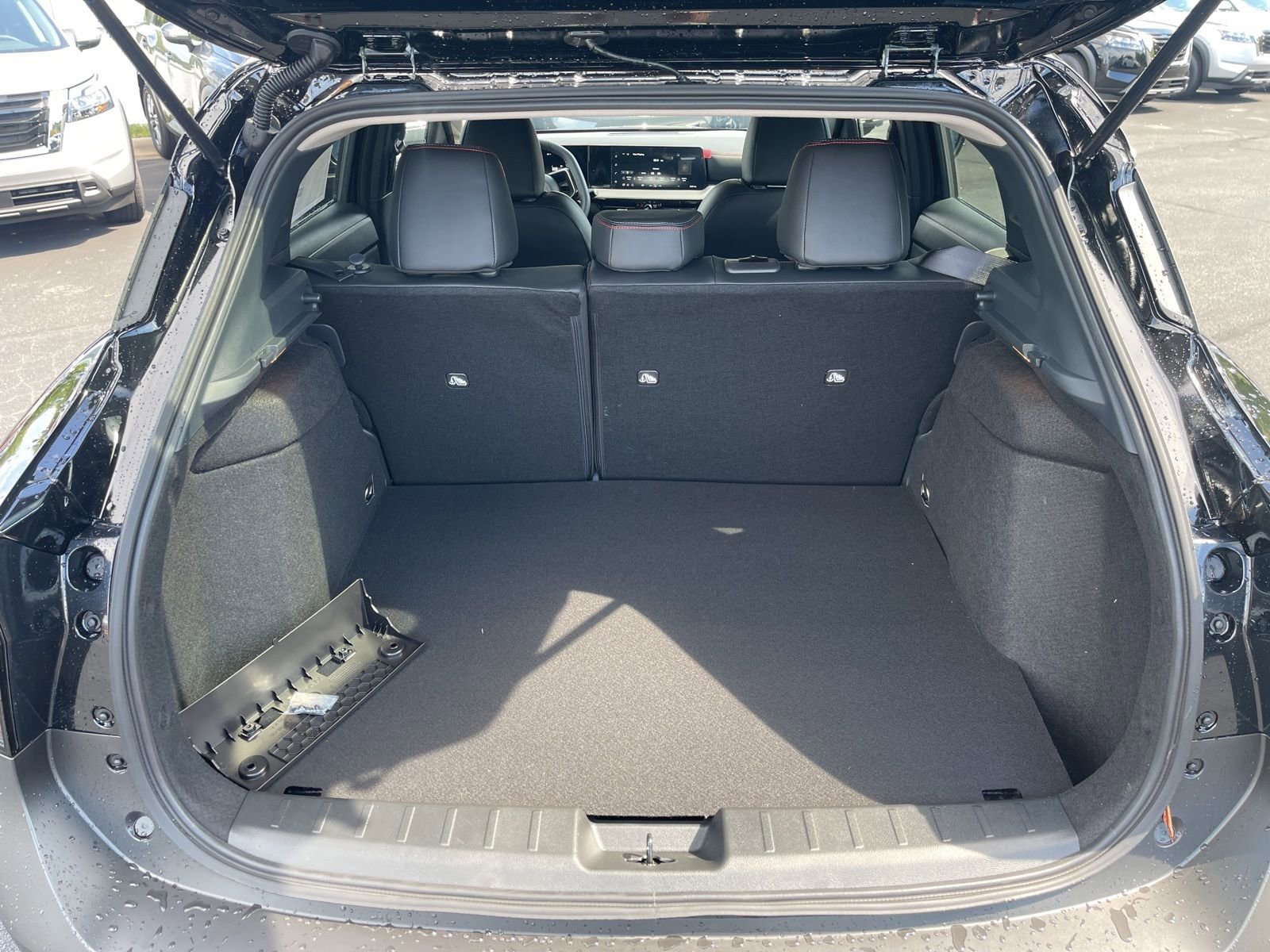 New 2026 Nissan Kicks SR w/ Cold Weather Package image 12