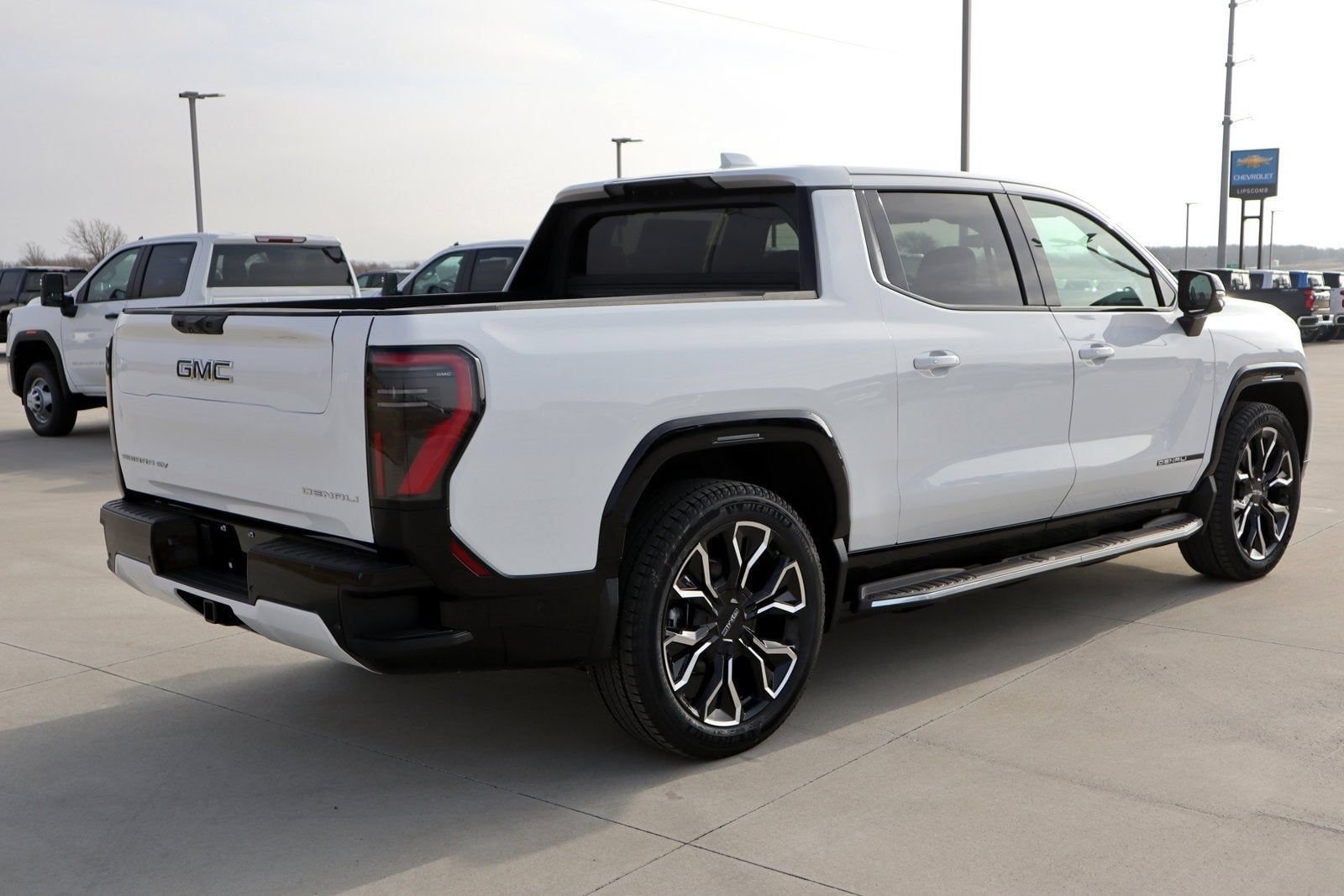 New 2025 GMC Sierra EV Denali AWD/4WD image 4