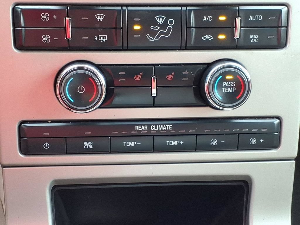 Used 2011 Ford Flex SEL FWD image 16