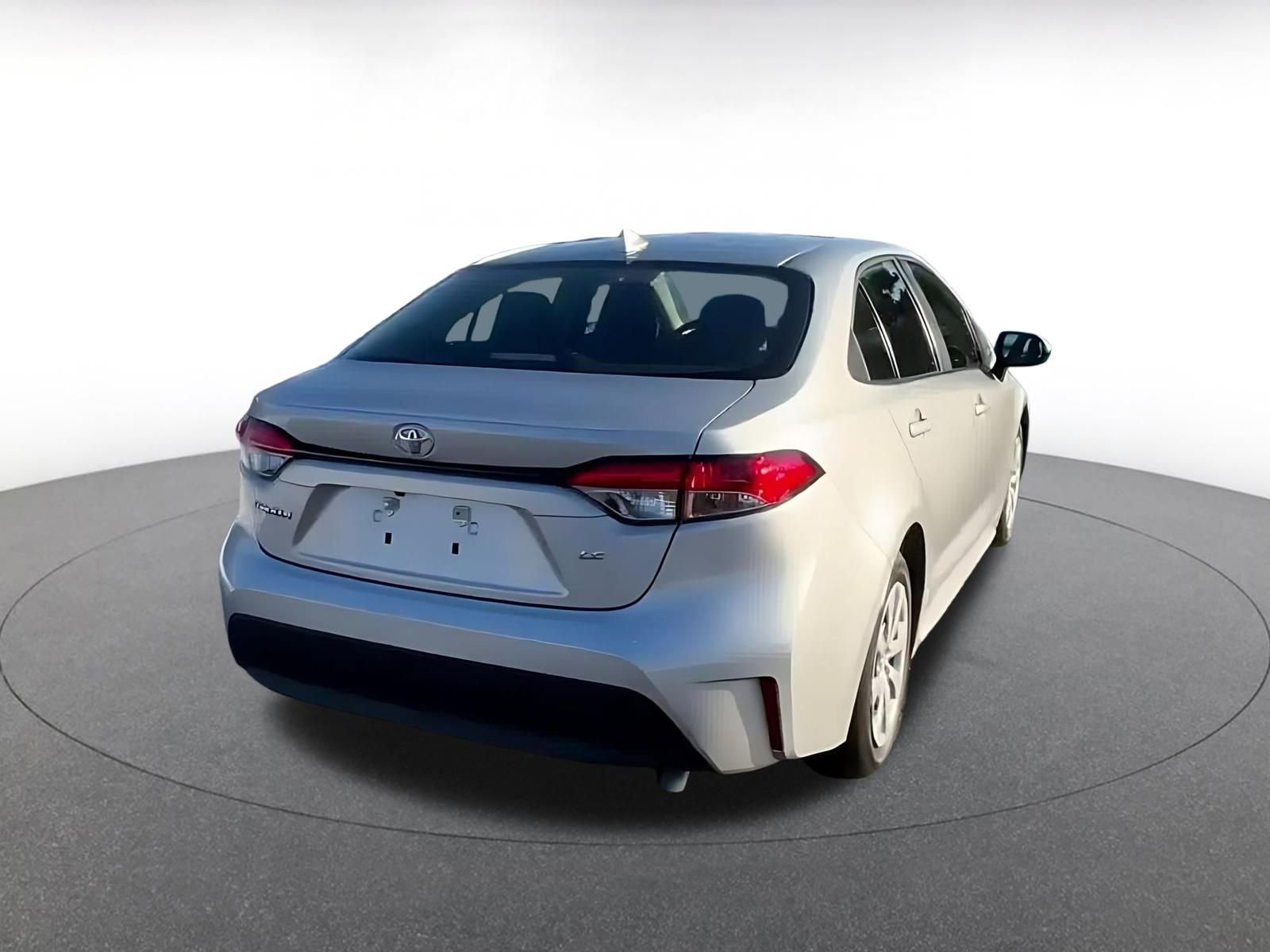 Used 2025 Toyota Corolla LE image 15