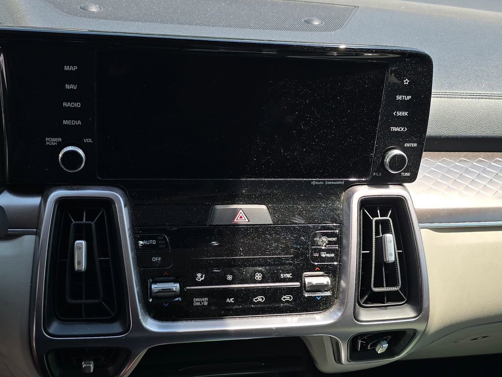 Used 2022 Kia Sorento EX w/ Panoramic Sunroof Package FWD image 6