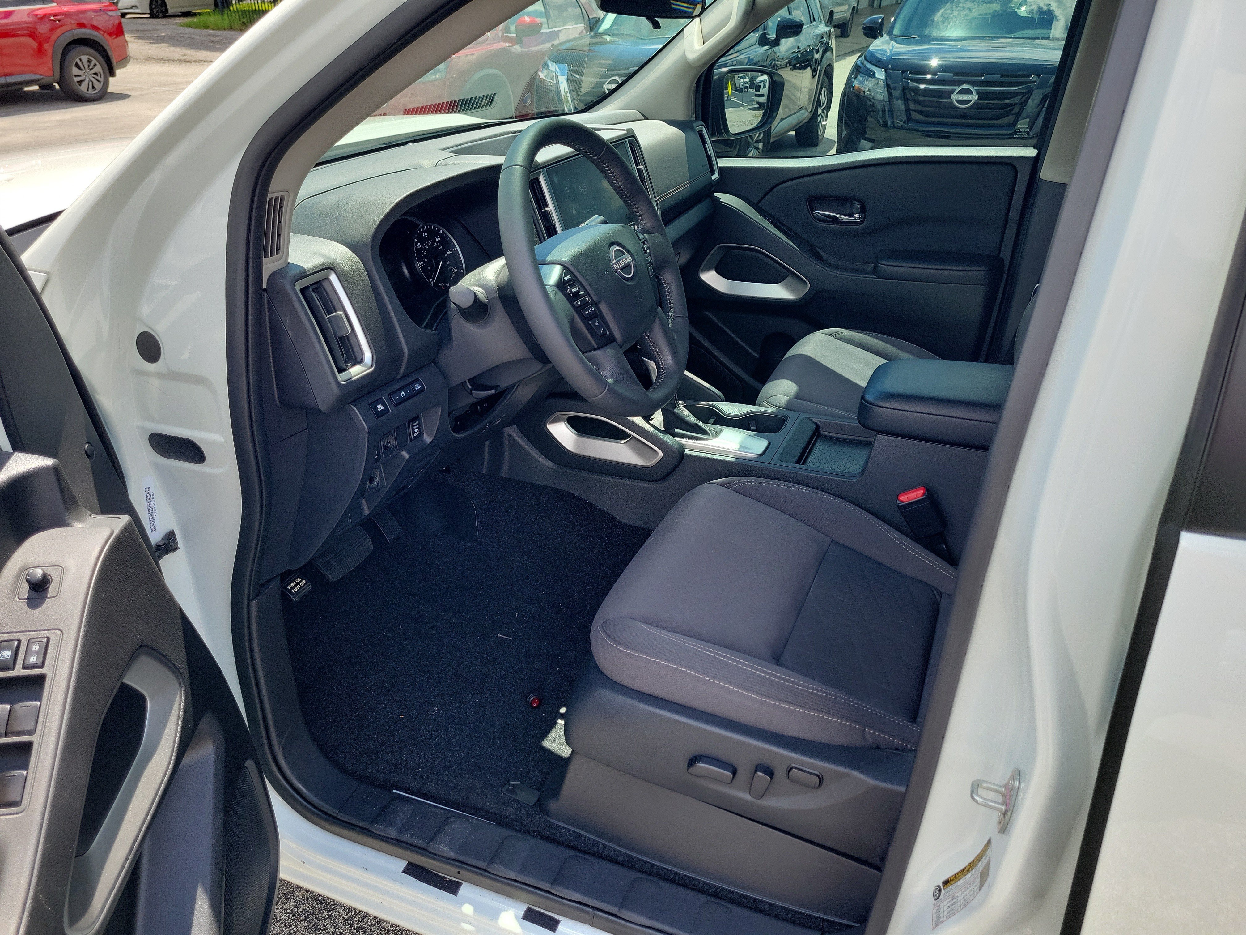 Certified 2025 Nissan Frontier SV w/ SV Convenience Package RWD image 11