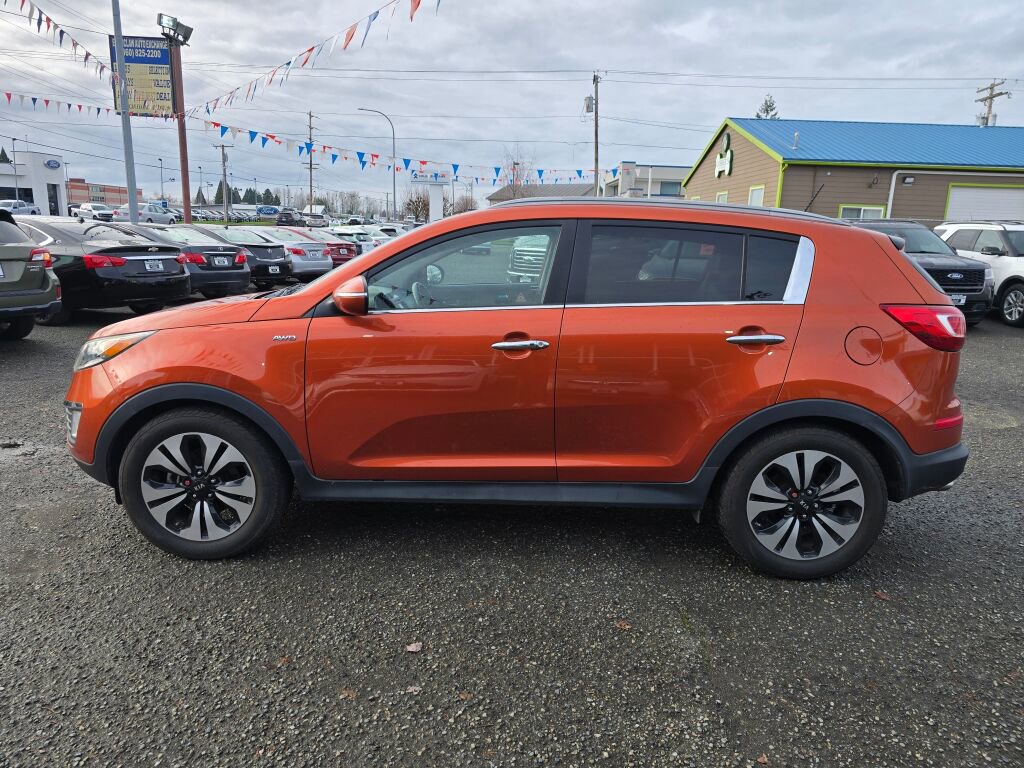 Used 2011 Kia Sportage SX w/ Premium Pkg w/Leather Seats image 4