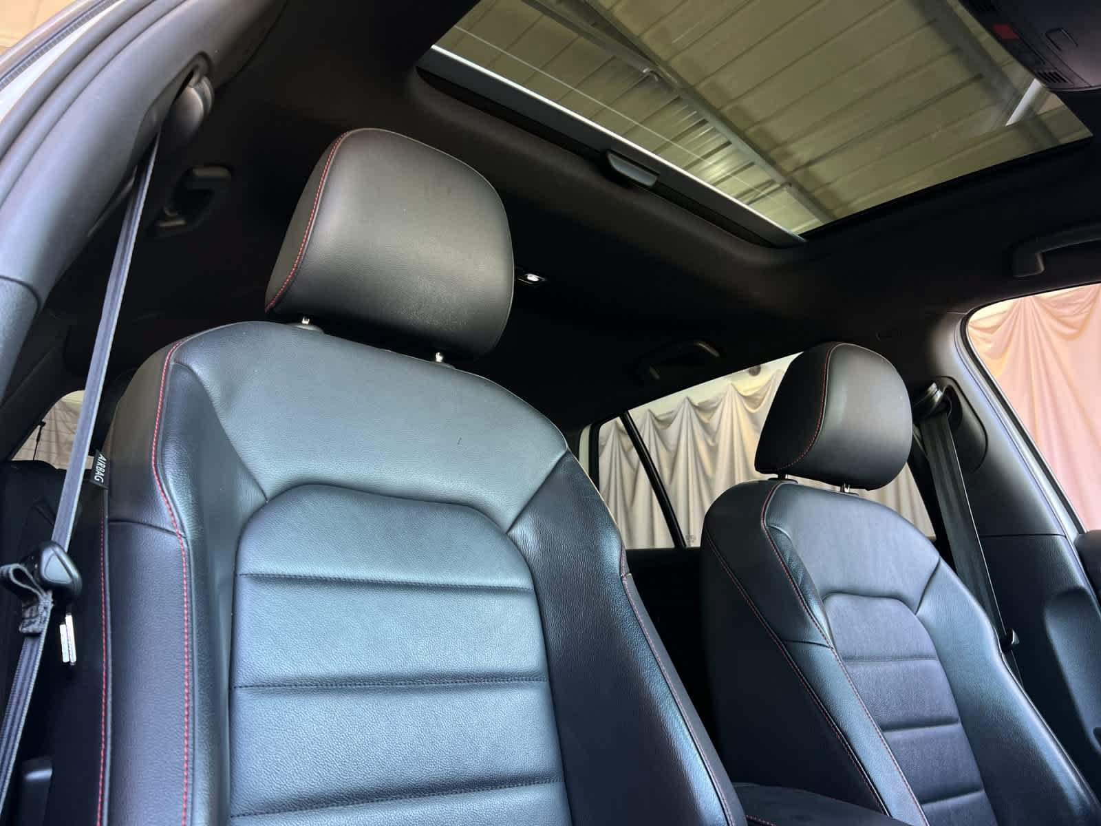 Used 2019 Volkswagen GTI SE FWD image 17