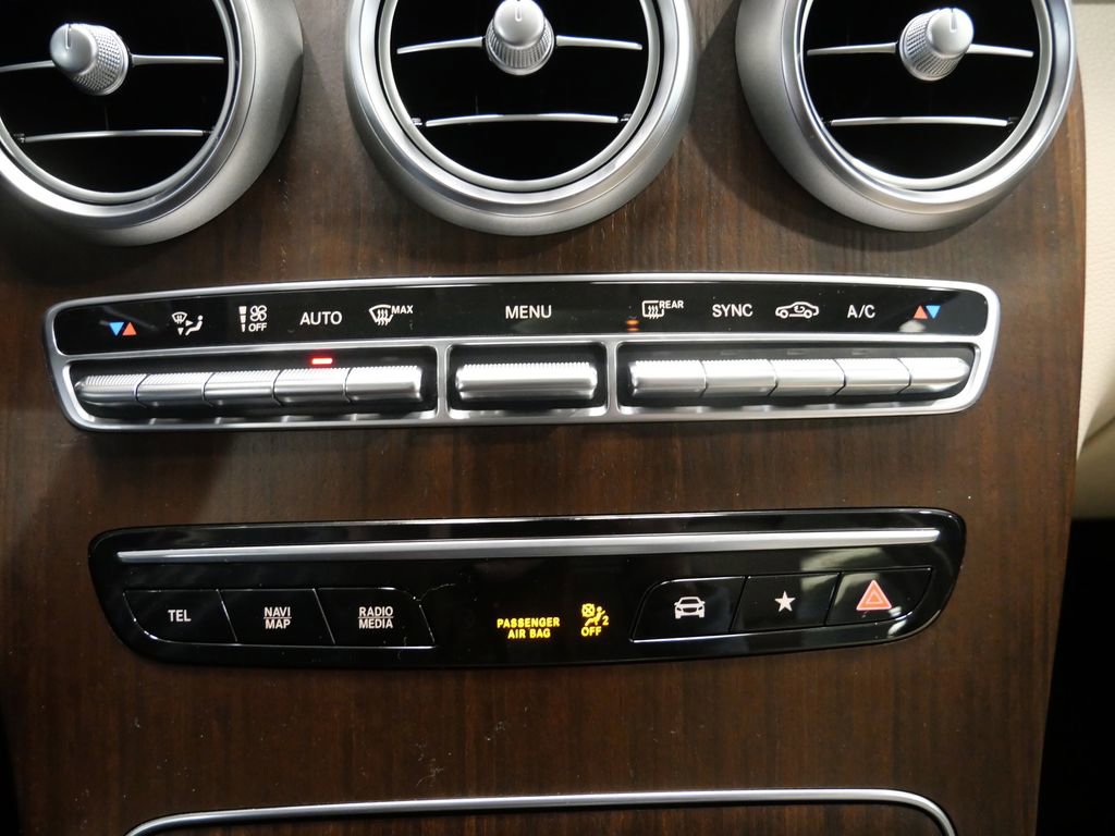 Used 2022 Mercedes-Benz GLC 300 4MATIC image 24